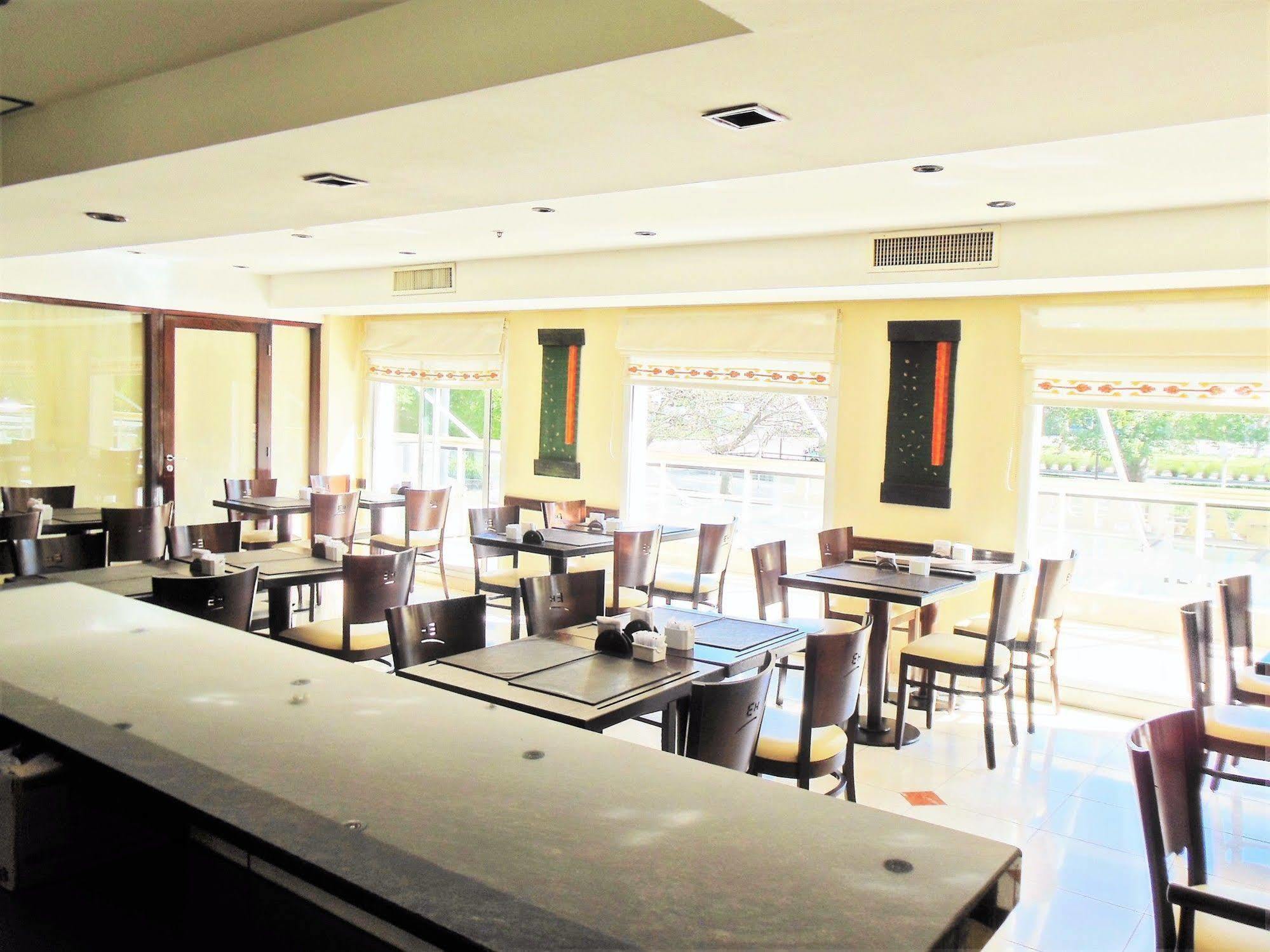 Embajador Hotel บัวโนสไอเรส ภายนอก รูปภาพ